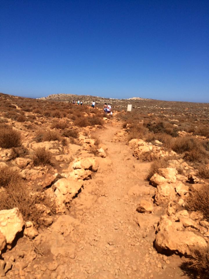 dirt road into balos